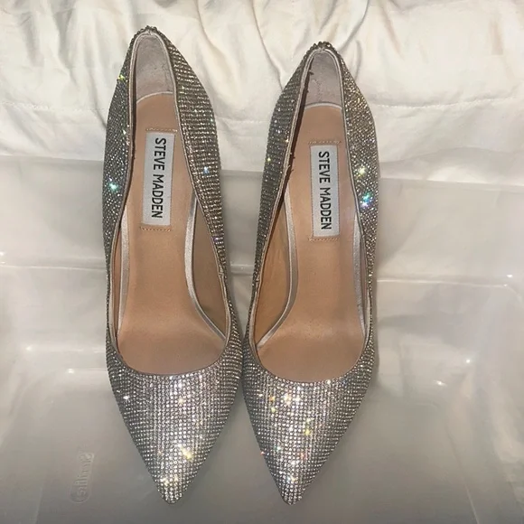 Elegant Silver Women's Heels - Picture 5 of 5